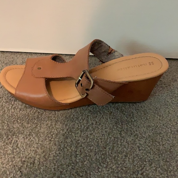Naturalizer Tan Wedge Sandal size 9 - Picture 10 of 14